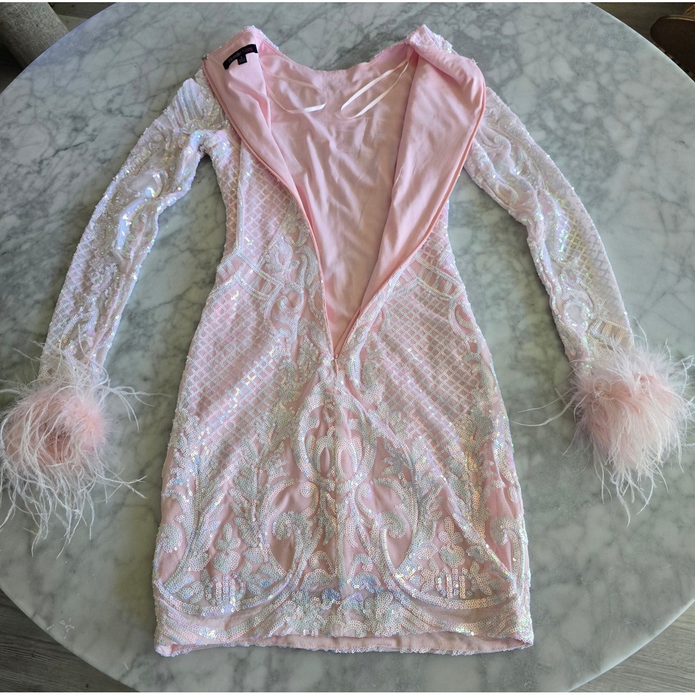 Blondie Nites Pink Iridescent Sequin Feather Cuff Mini Dress 3 Womens Juniors - Picture 11 of 12